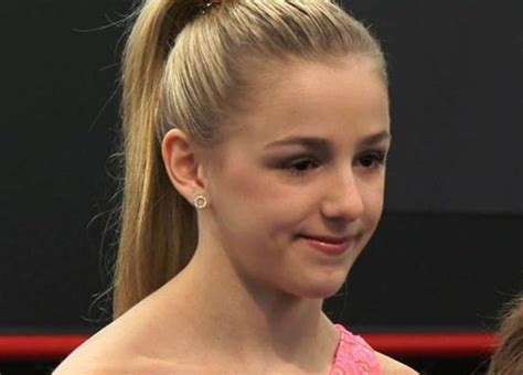 What Season Does Chloe Come Back to Dance Moms: Exploring the Intricacies of Reality TV Comebacks